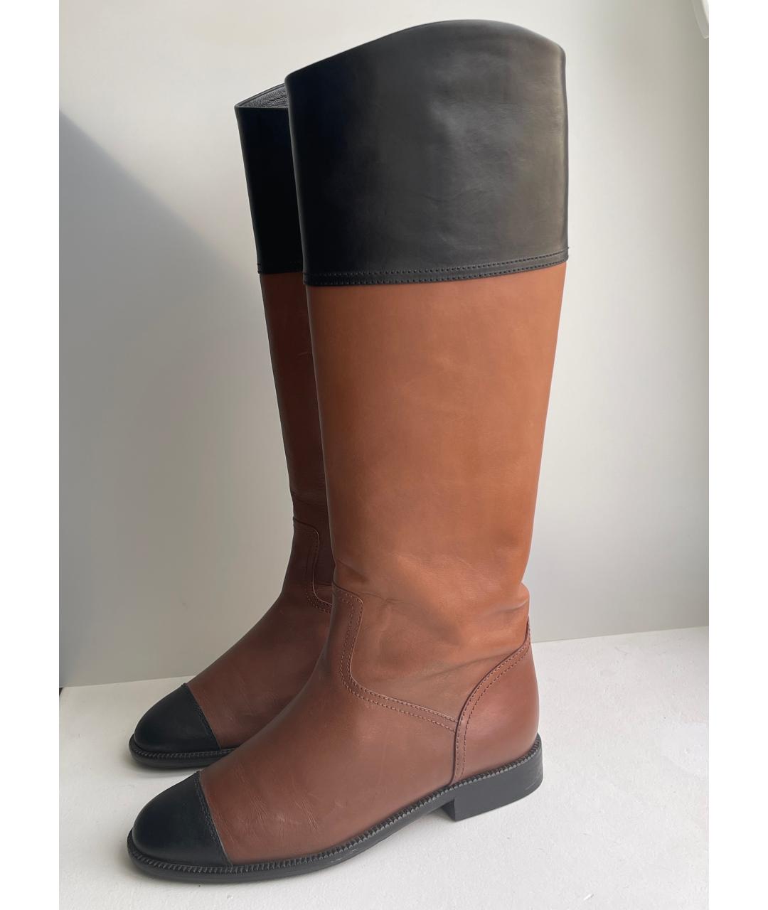 CHANEL Коричневые кожаные сапоги, фото 2