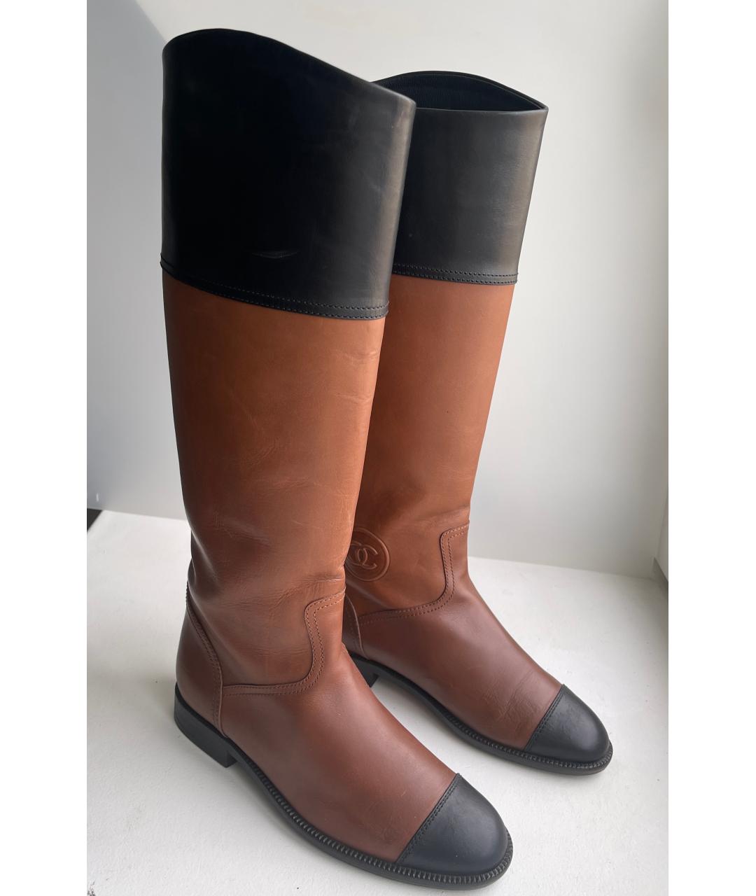 CHANEL Коричневые кожаные сапоги, фото 3