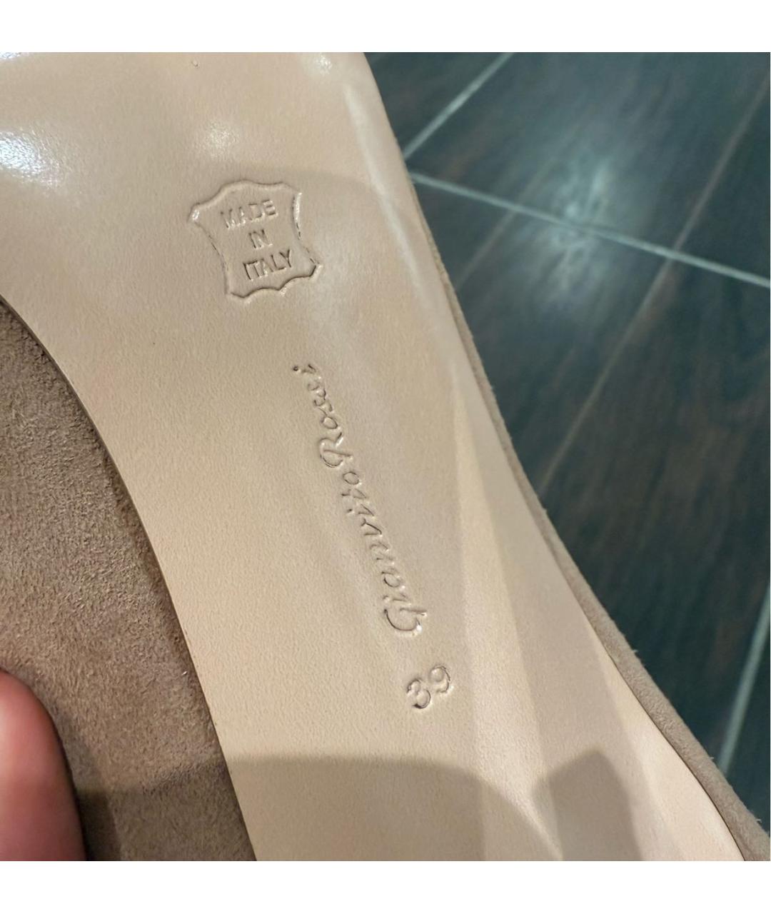 GIANVITO ROSSI Бежевые замшевые туфли, фото 4