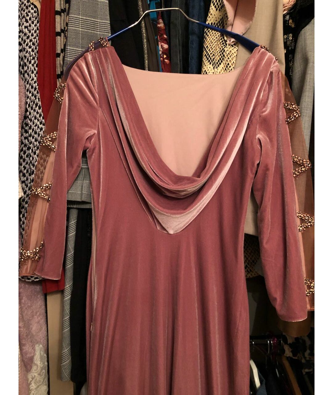 BADGLEY MISCHKA Розовое бархатное вечернее платье, фото 3