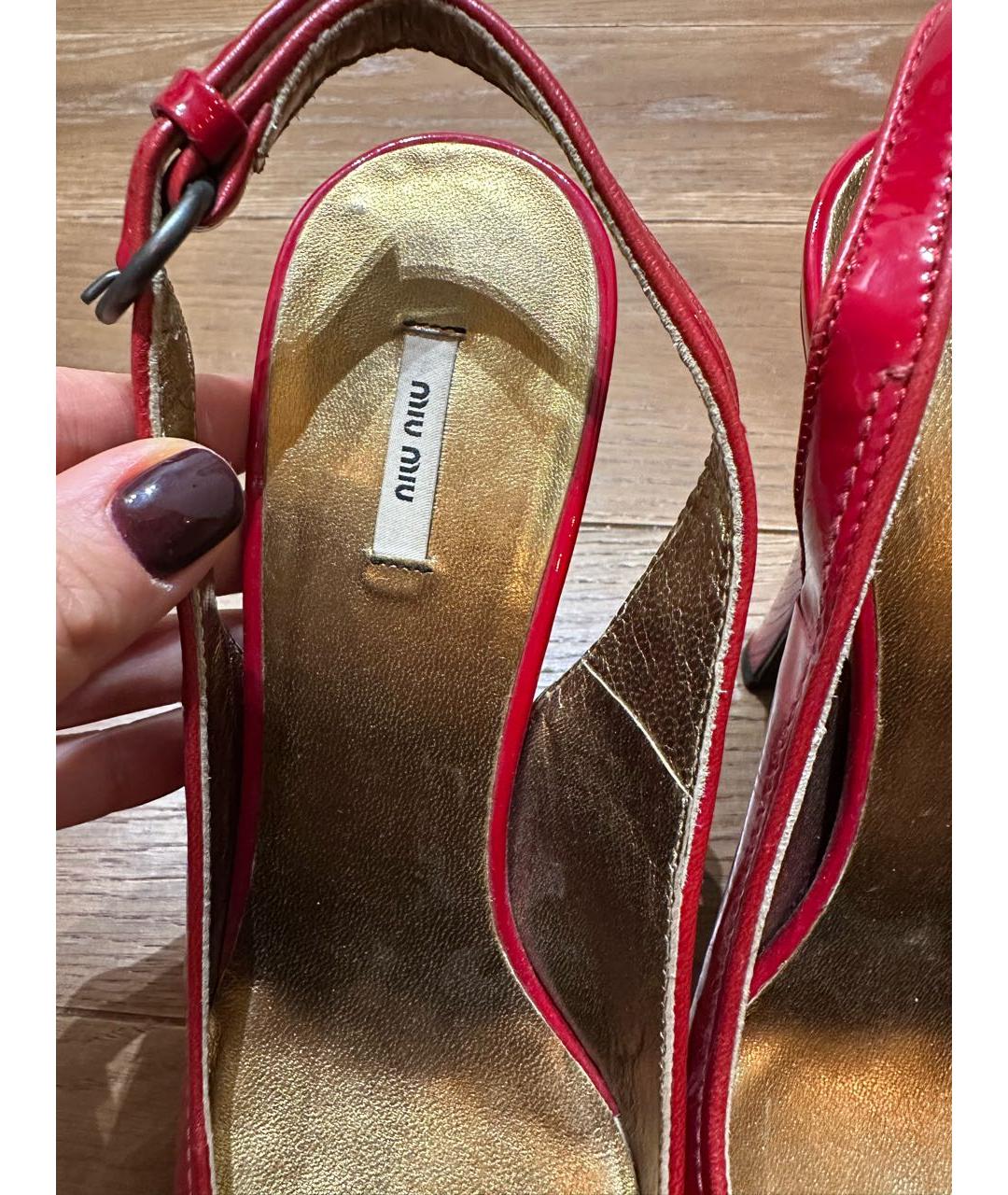 MIU MIU Красные туфли из лакированной кожи, фото 5