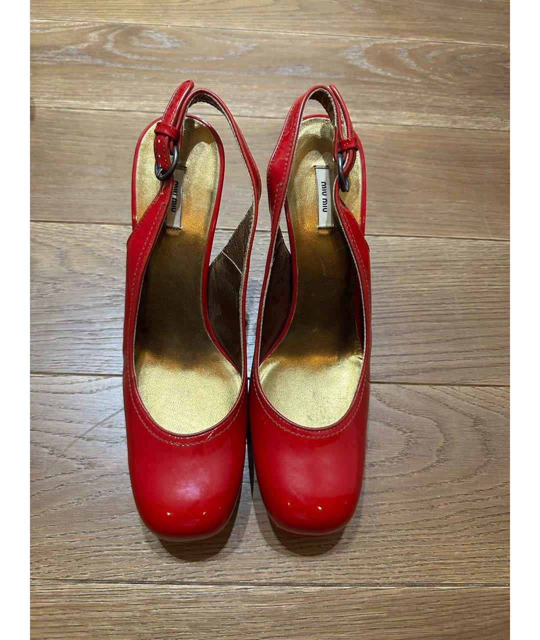MIU MIU Красные туфли из лакированной кожи, фото 2