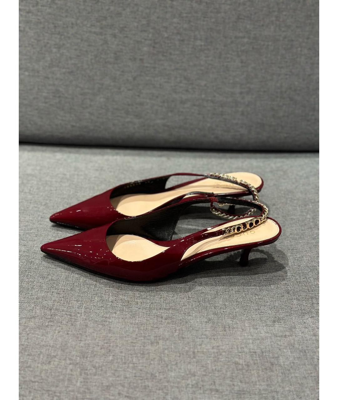 GUCCI Бордовые лодочки на низком каблуке из лакированной кожи, фото 9