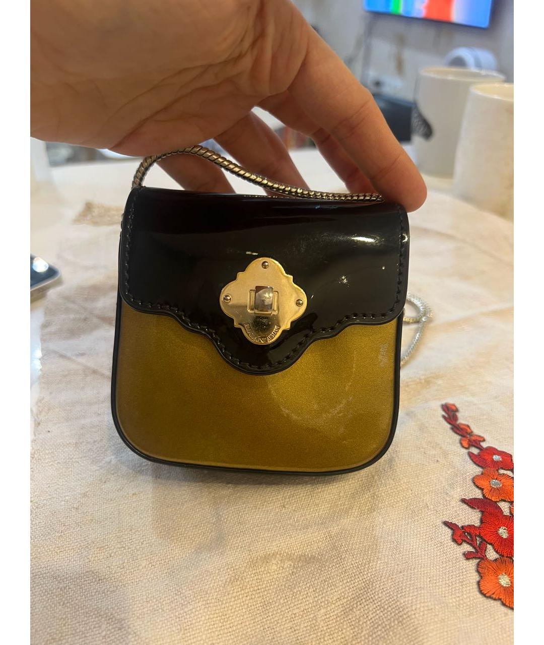 EMPORIO ARMANI Черная сумка через плечо из лакированной кожи, фото 2