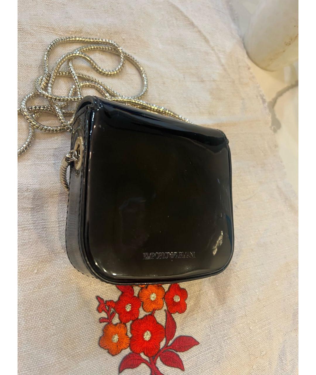 EMPORIO ARMANI Черная сумка через плечо из лакированной кожи, фото 5