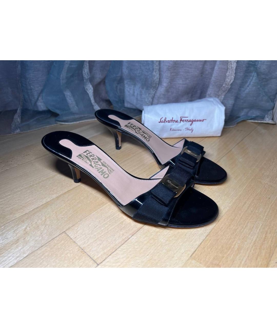 FERRAGAMO Черные босоножки из лакированной кожи, фото 2