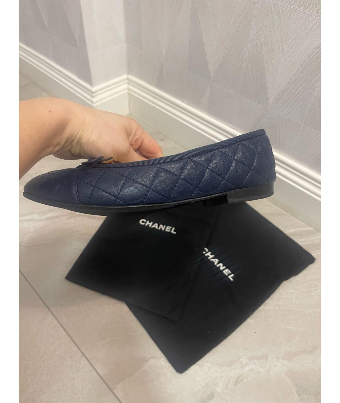 CHANEL Темно-синие кожаные балетки, фото 5