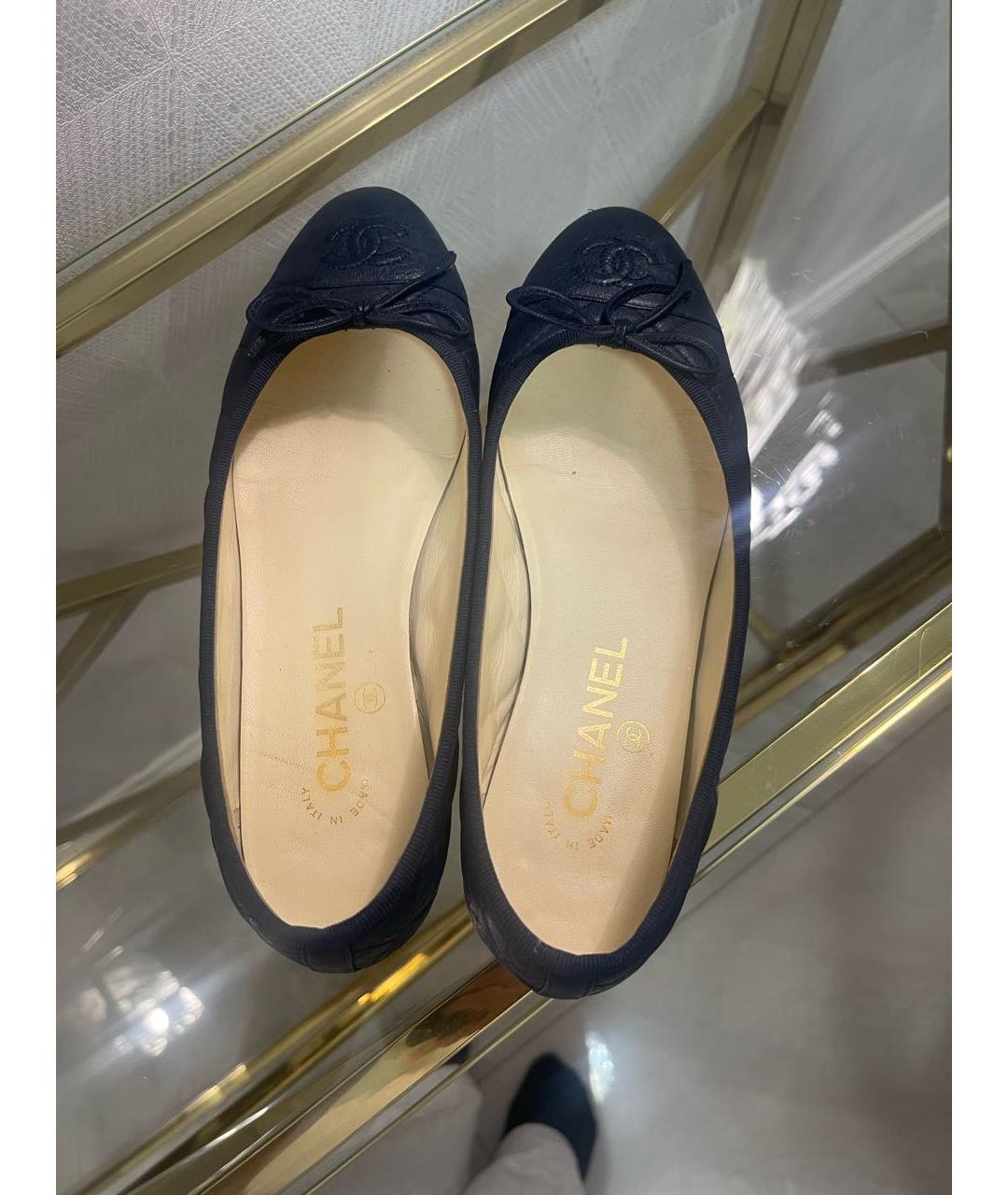 CHANEL Темно-синие кожаные балетки, фото 3