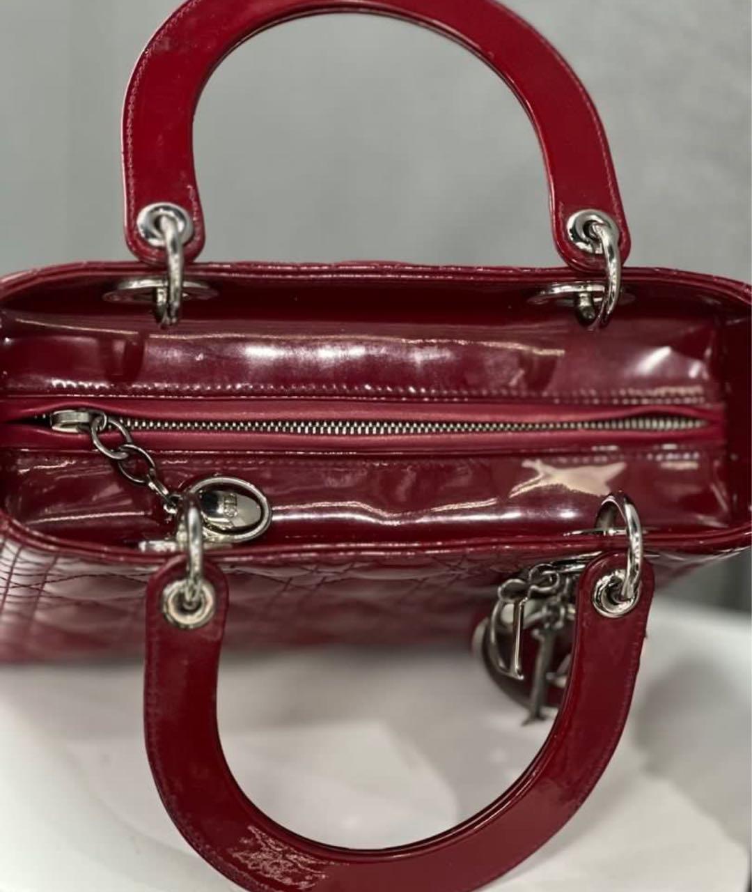 CHRISTIAN DIOR Бордовая сумка через плечо из лакированной кожи, фото 4