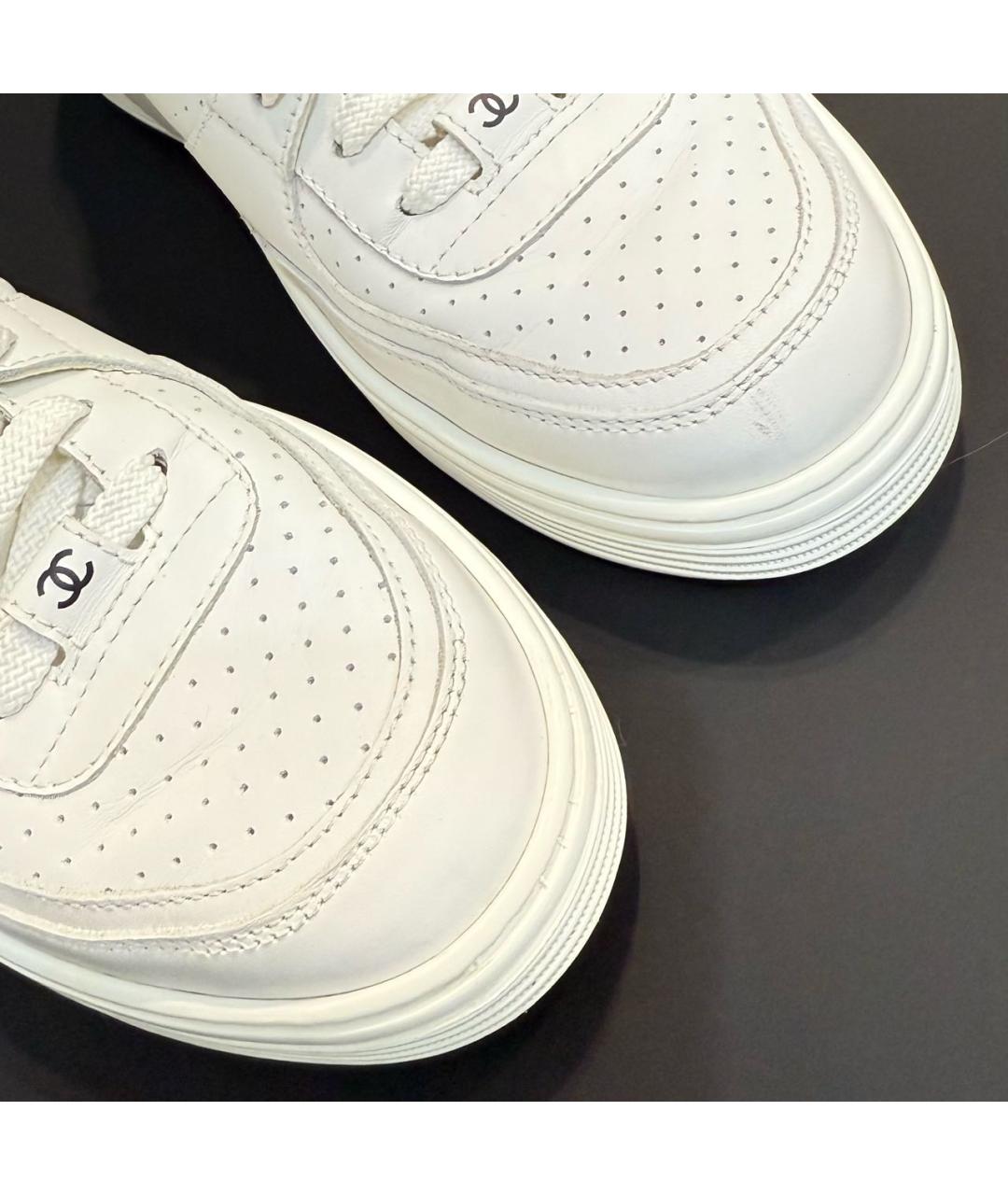 CHANEL Белые кожаные кроссовки, фото 4