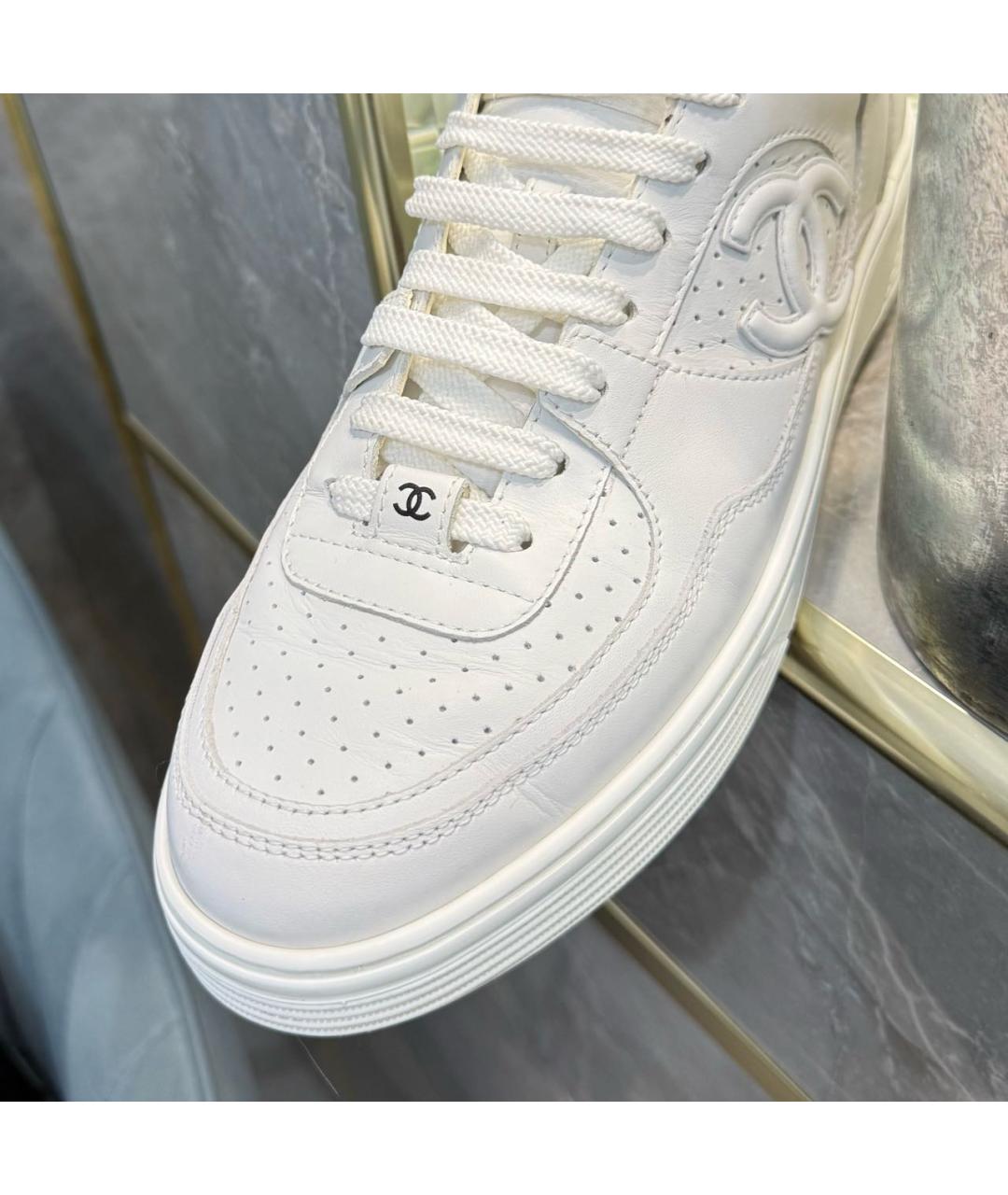 CHANEL Белые кожаные кроссовки, фото 3