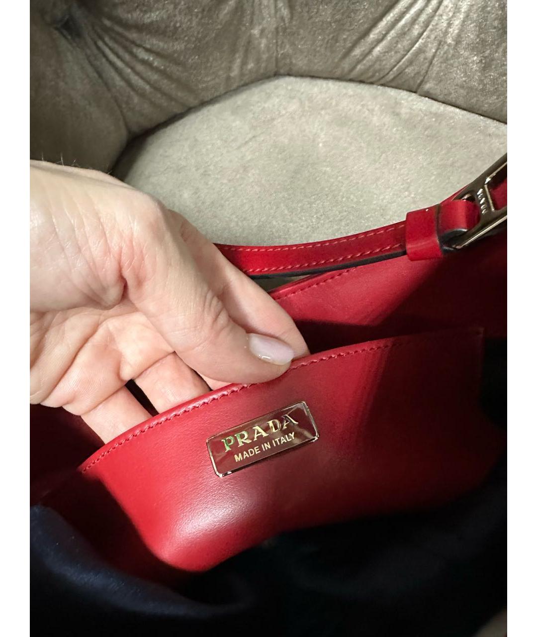 PRADA Красная кожаная сумка с короткими ручками, фото 7