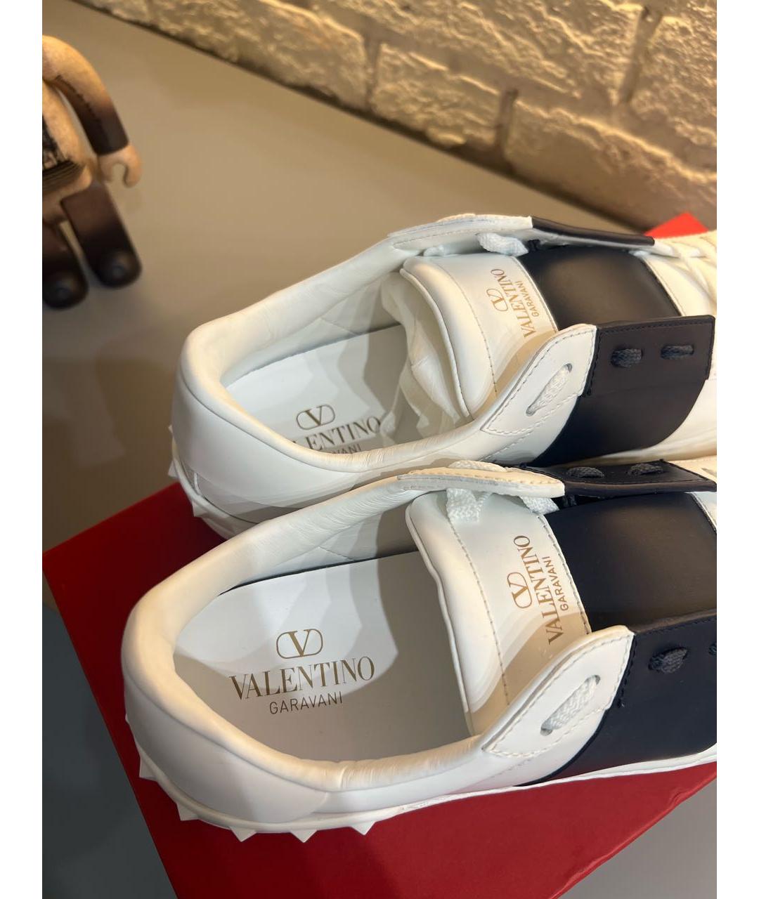 VALENTINO Белые кожаные низкие кроссовки / кеды, фото 5