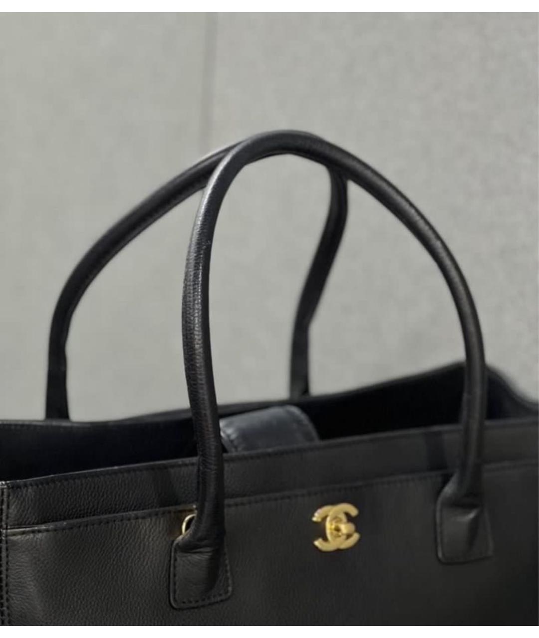 CHANEL Черная кожаная сумка тоут, фото 2