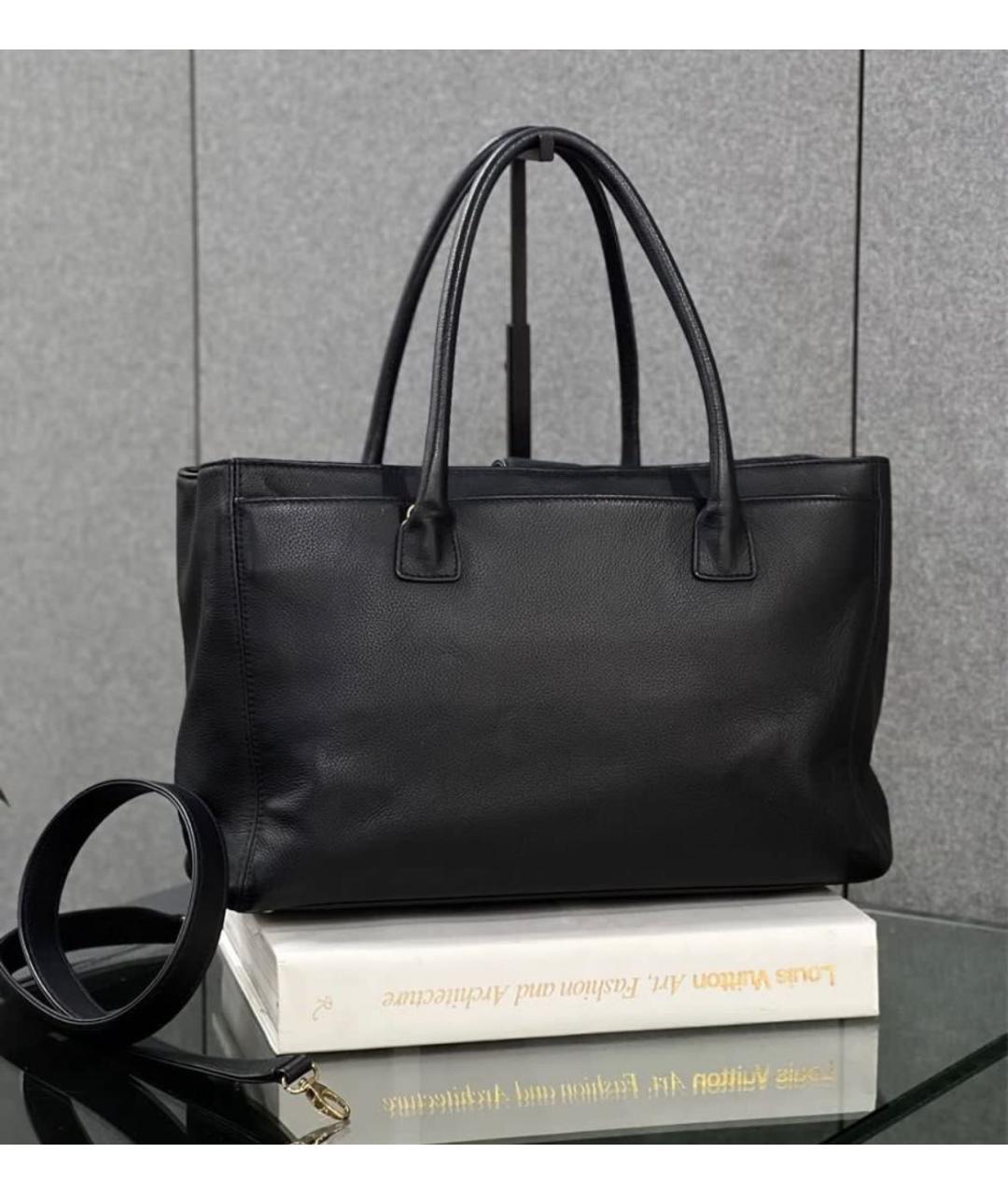 CHANEL Черная кожаная сумка тоут, фото 3