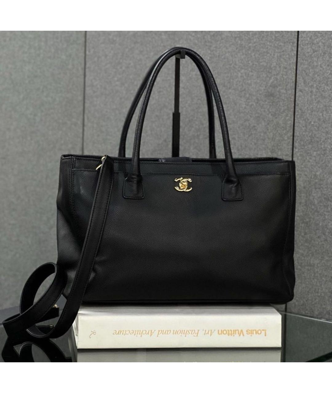 CHANEL Черная кожаная сумка тоут, фото 5