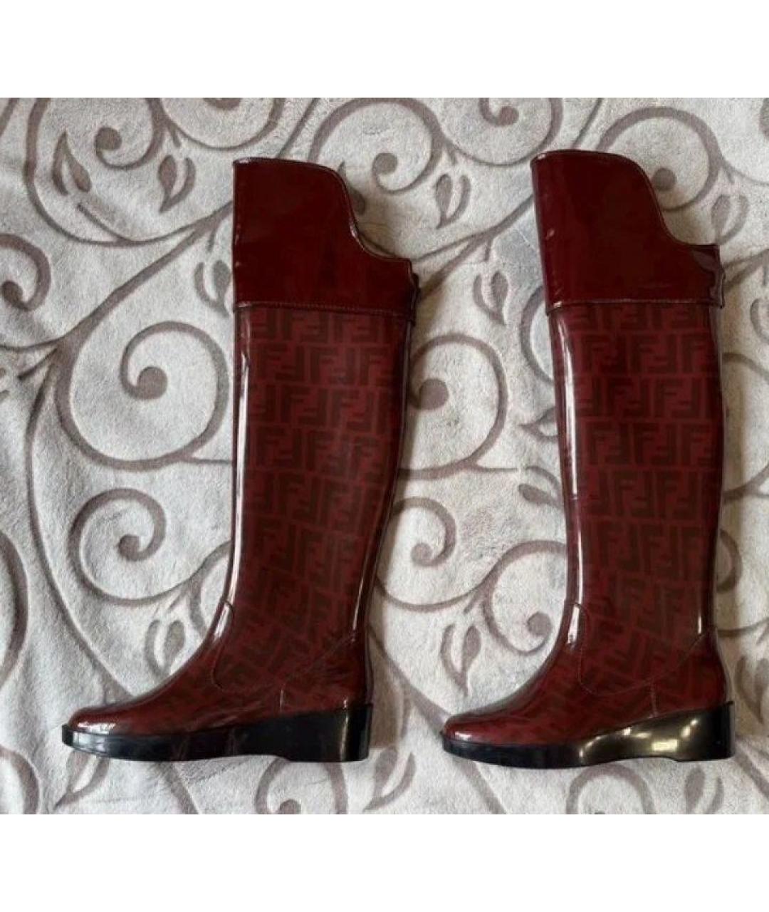 FENDI Бордовые резиновые ботфорты, фото 3