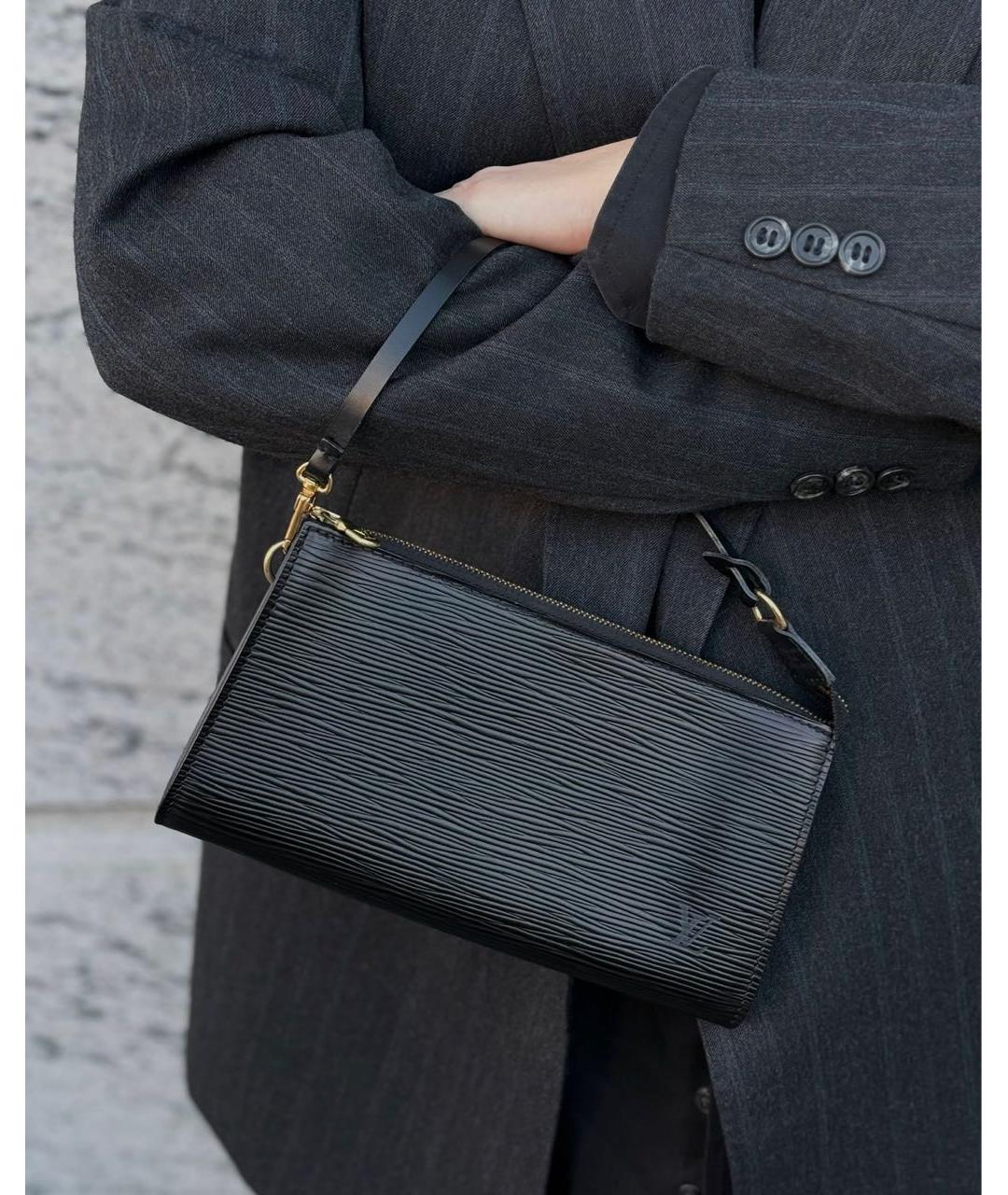 LOUIS VUITTON Черная кожаная сумка с короткими ручками, фото 2