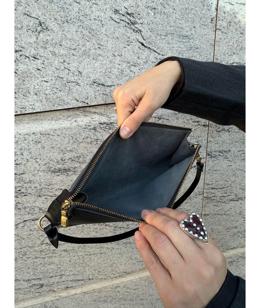 LOUIS VUITTON Черная кожаная сумка с короткими ручками, фото 7