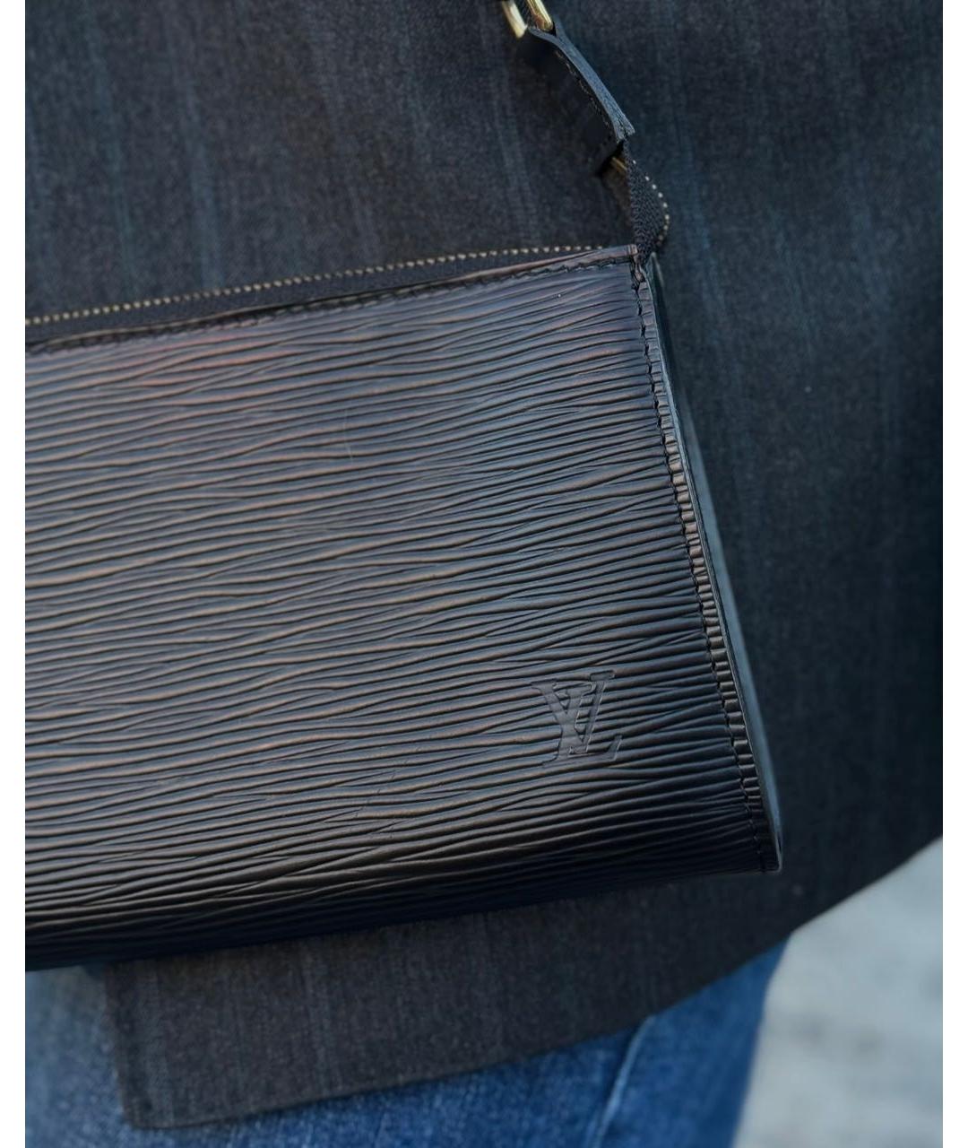 LOUIS VUITTON Черная кожаная сумка с короткими ручками, фото 3