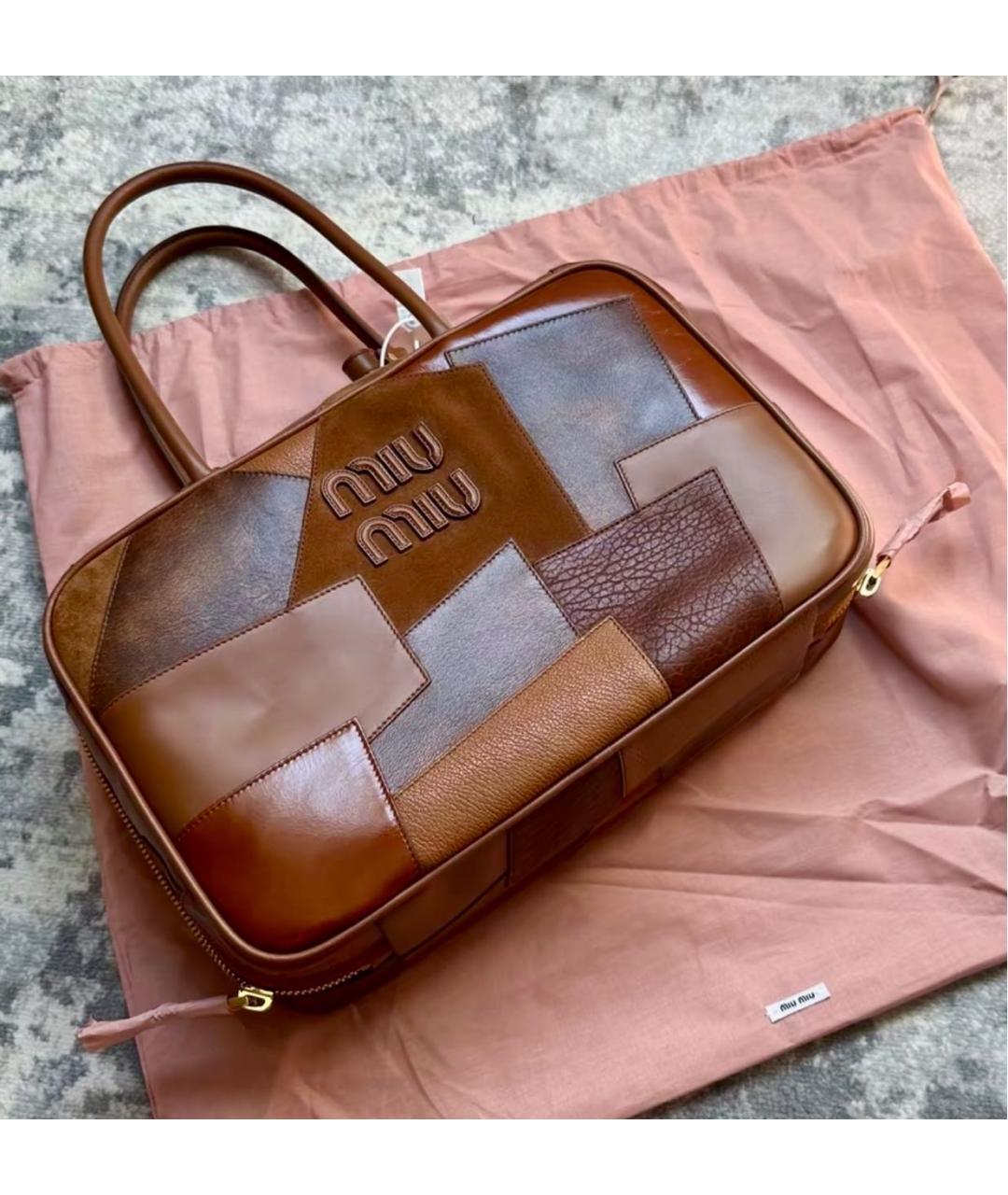 MIU MIU Коричневая кожаная сумка с короткими ручками, фото 2