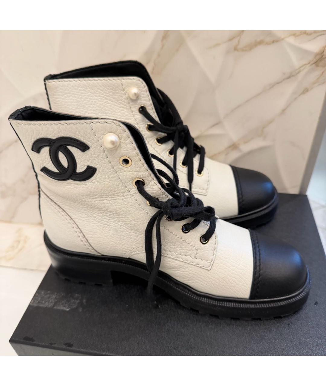 CHANEL Белые кожаные ботинки, фото 2
