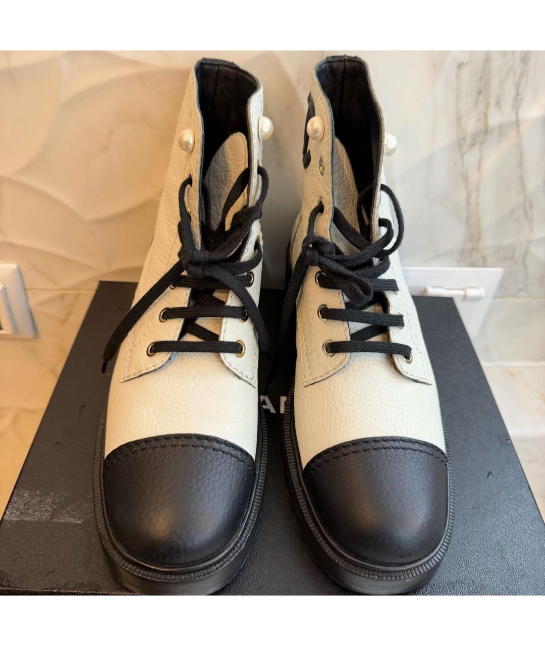 CHANEL Белые кожаные ботинки, фото 4