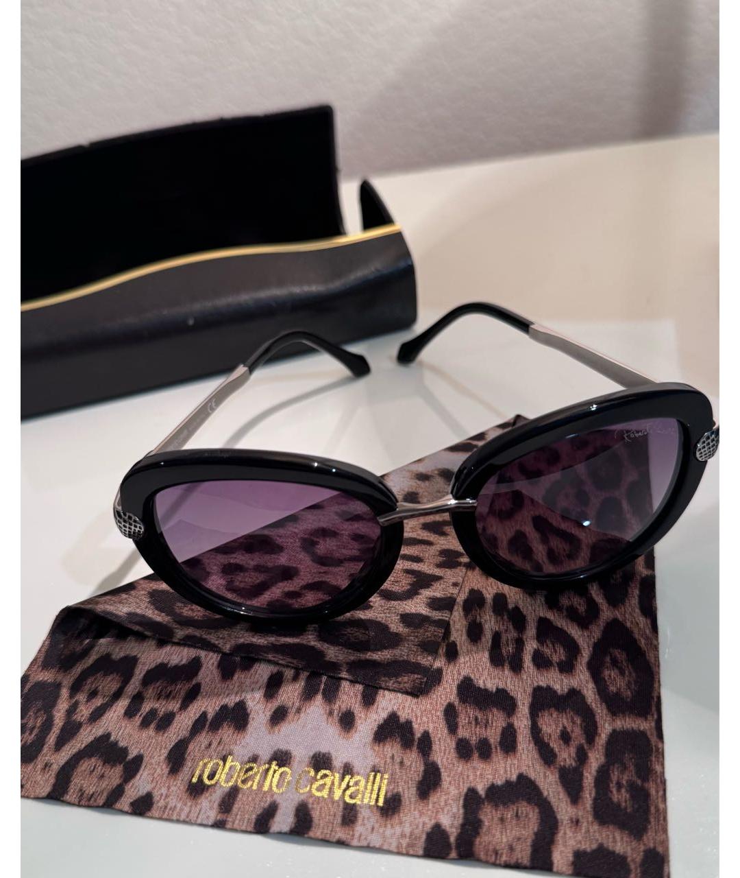 ROBERTO CAVALLI Черные пластиковые солнцезащитные очки, фото 3