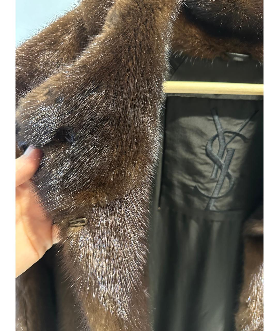 YVES SAINT LAURENT BEAUTY Коричневая меховая шуба, фото 3