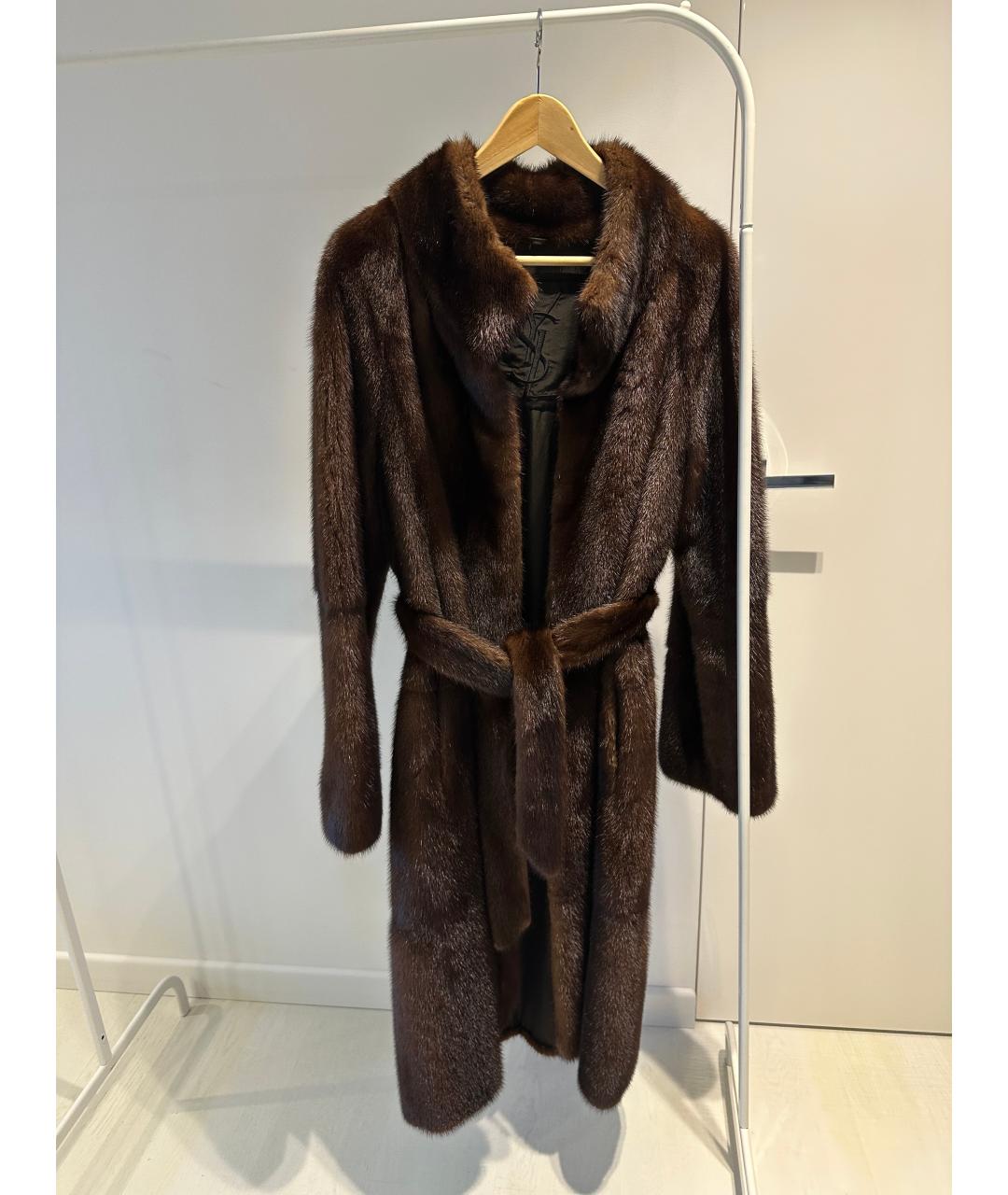 YVES SAINT LAURENT BEAUTY Коричневая меховая шуба, фото 6