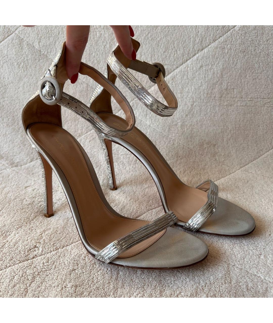 GIANVITO ROSSI Серебряные кожаные босоножки, фото 3