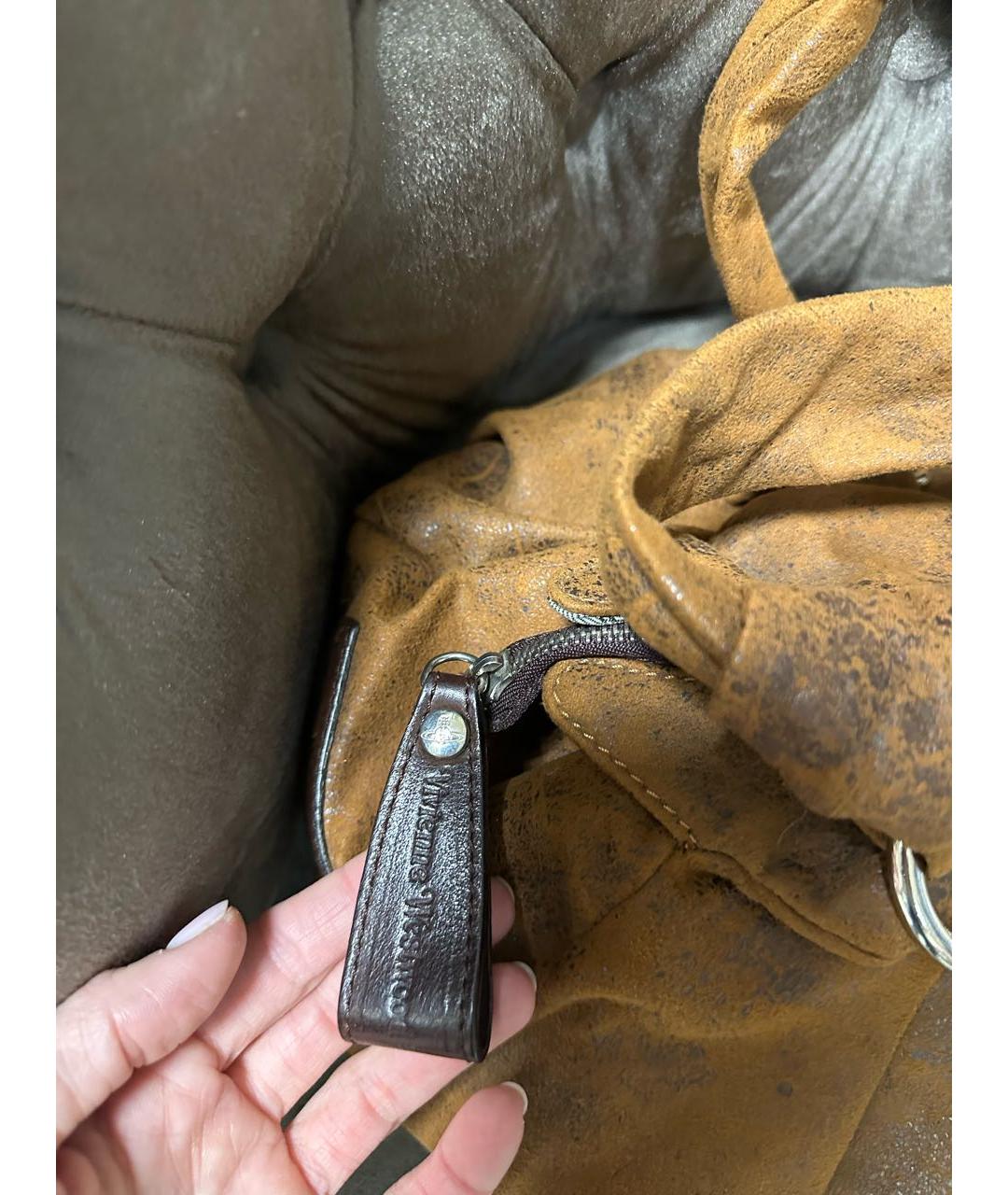 VIVIENNE WESTWOOD Оранжевая кожаная сумка с короткими ручками, фото 4