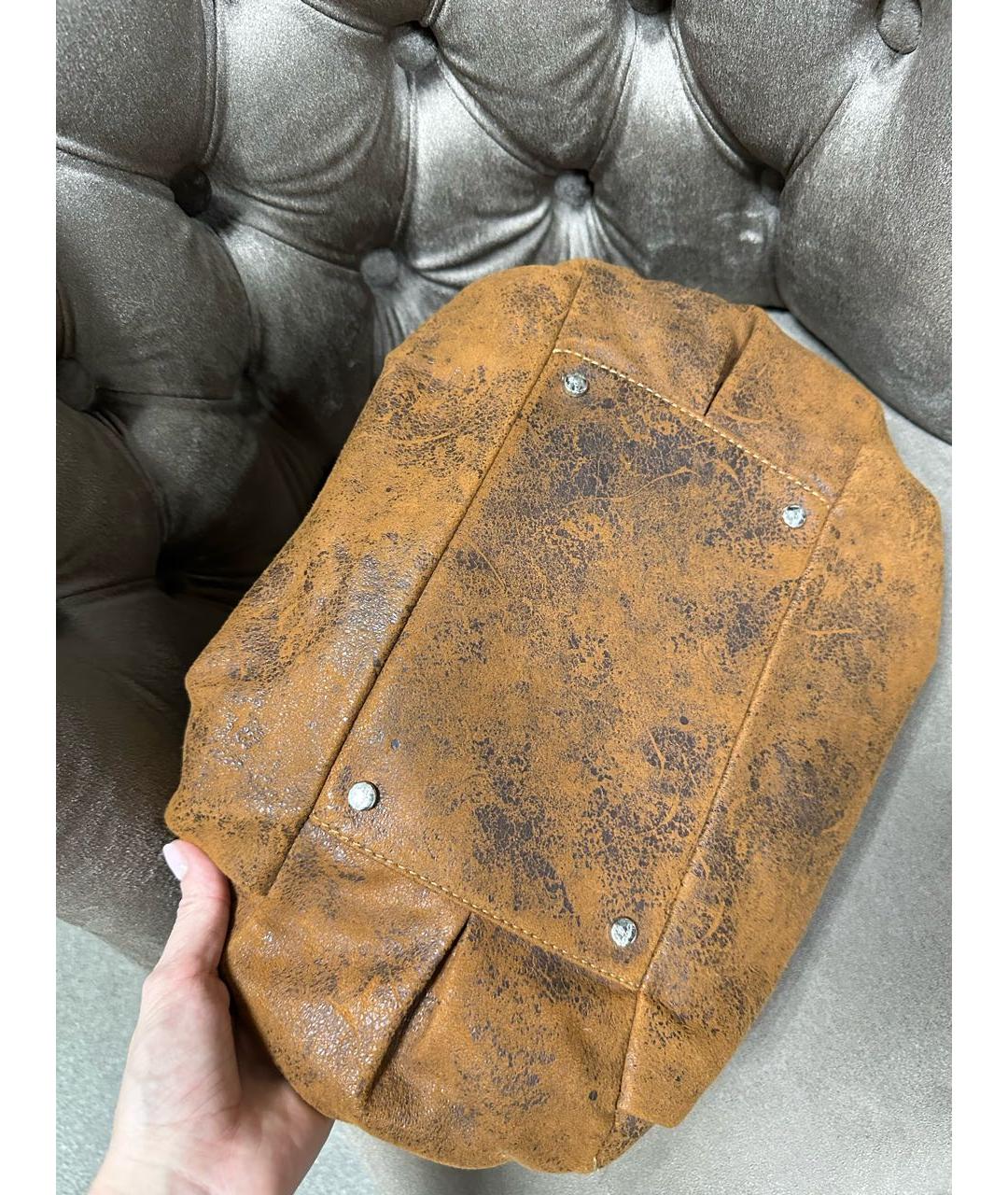 VIVIENNE WESTWOOD Оранжевая кожаная сумка с короткими ручками, фото 6