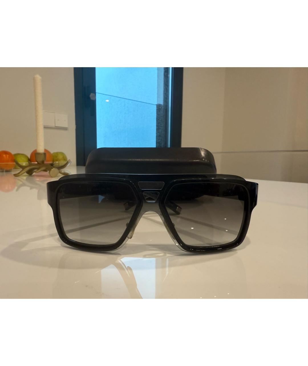 LOUIS VUITTON Черные пластиковые солнцезащитные очки, фото 8