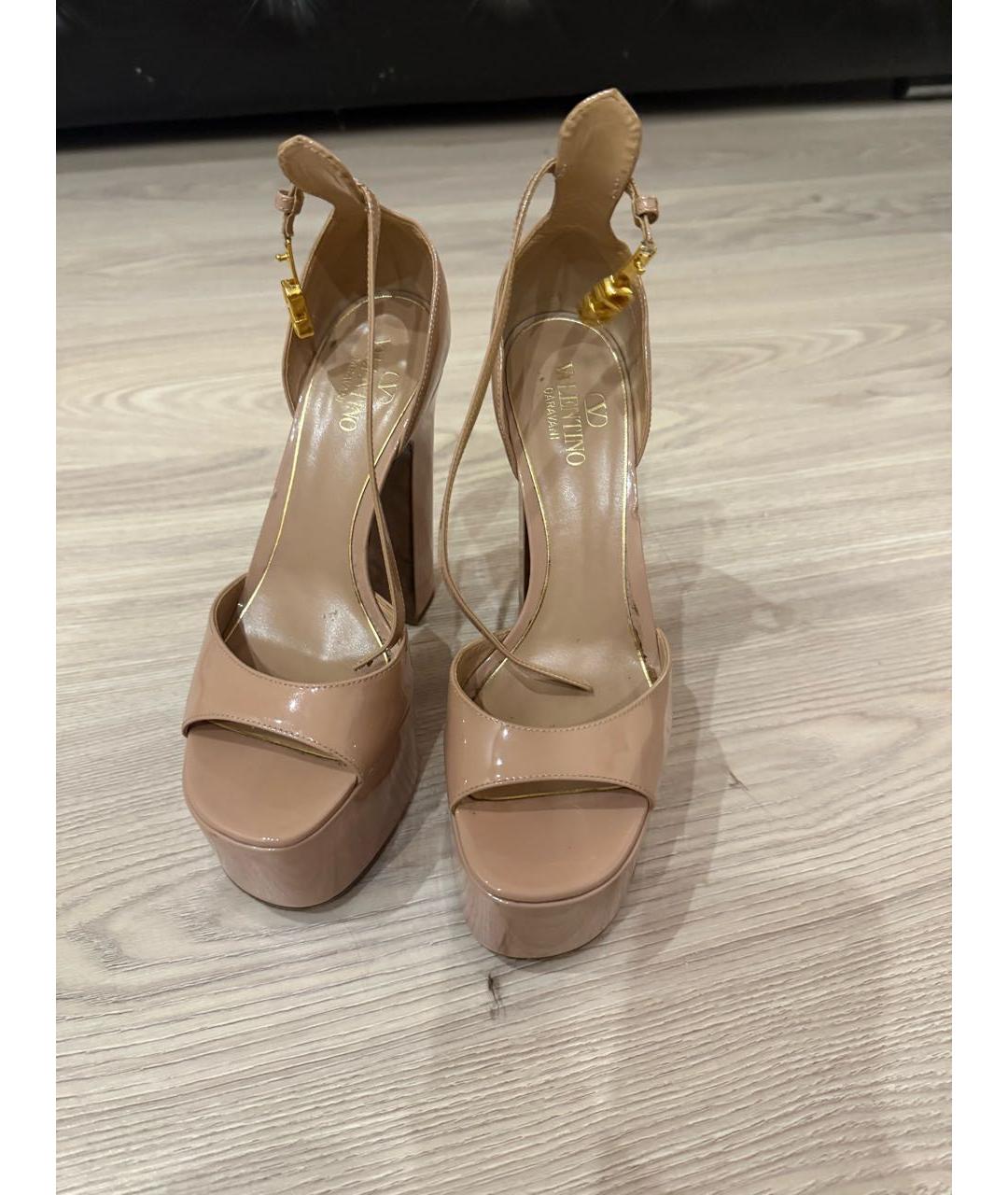 VALENTINO Бежевые кожаные босоножки, фото 3