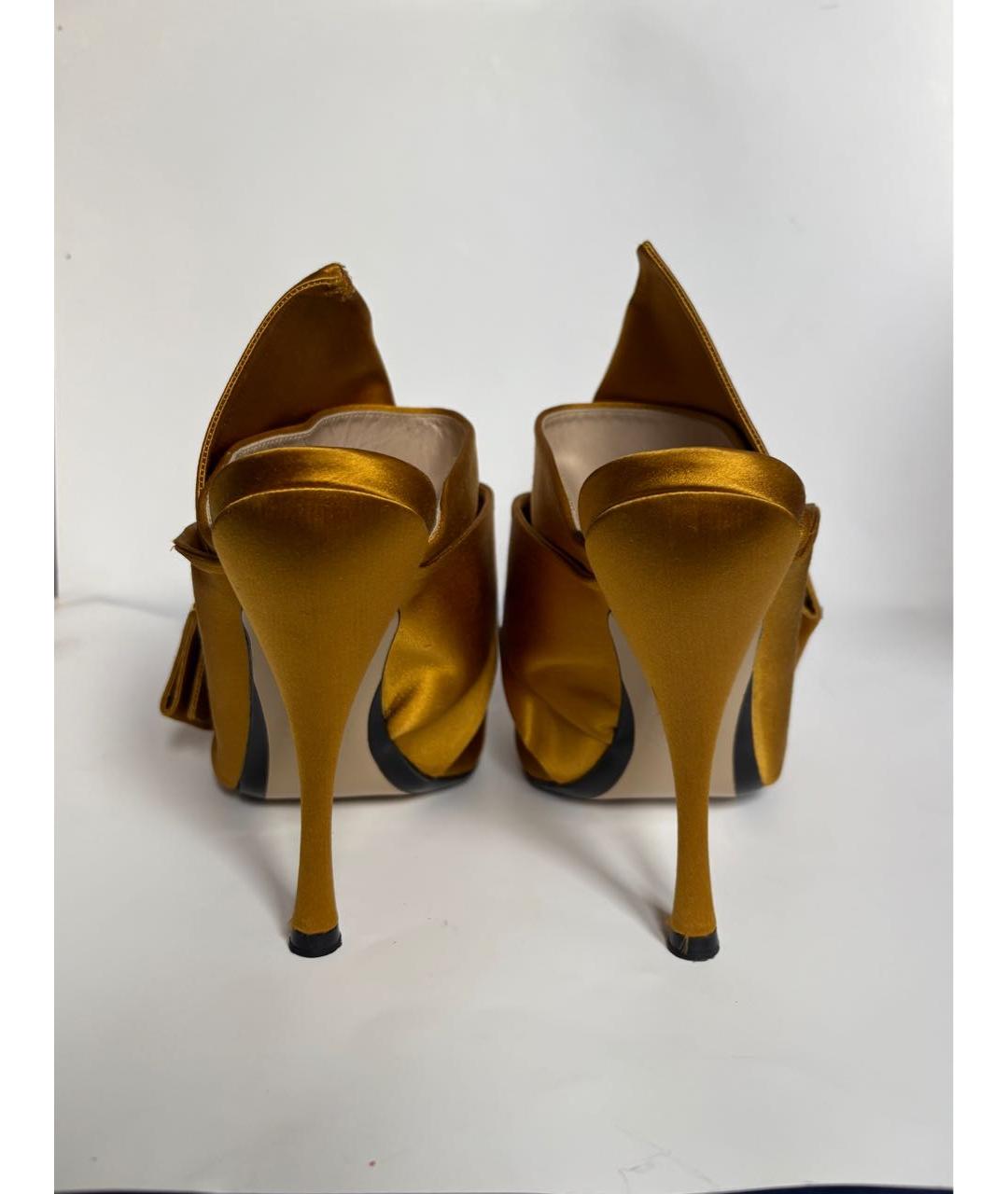 NO. 21 Горчичные текстильные босоножки, фото 4