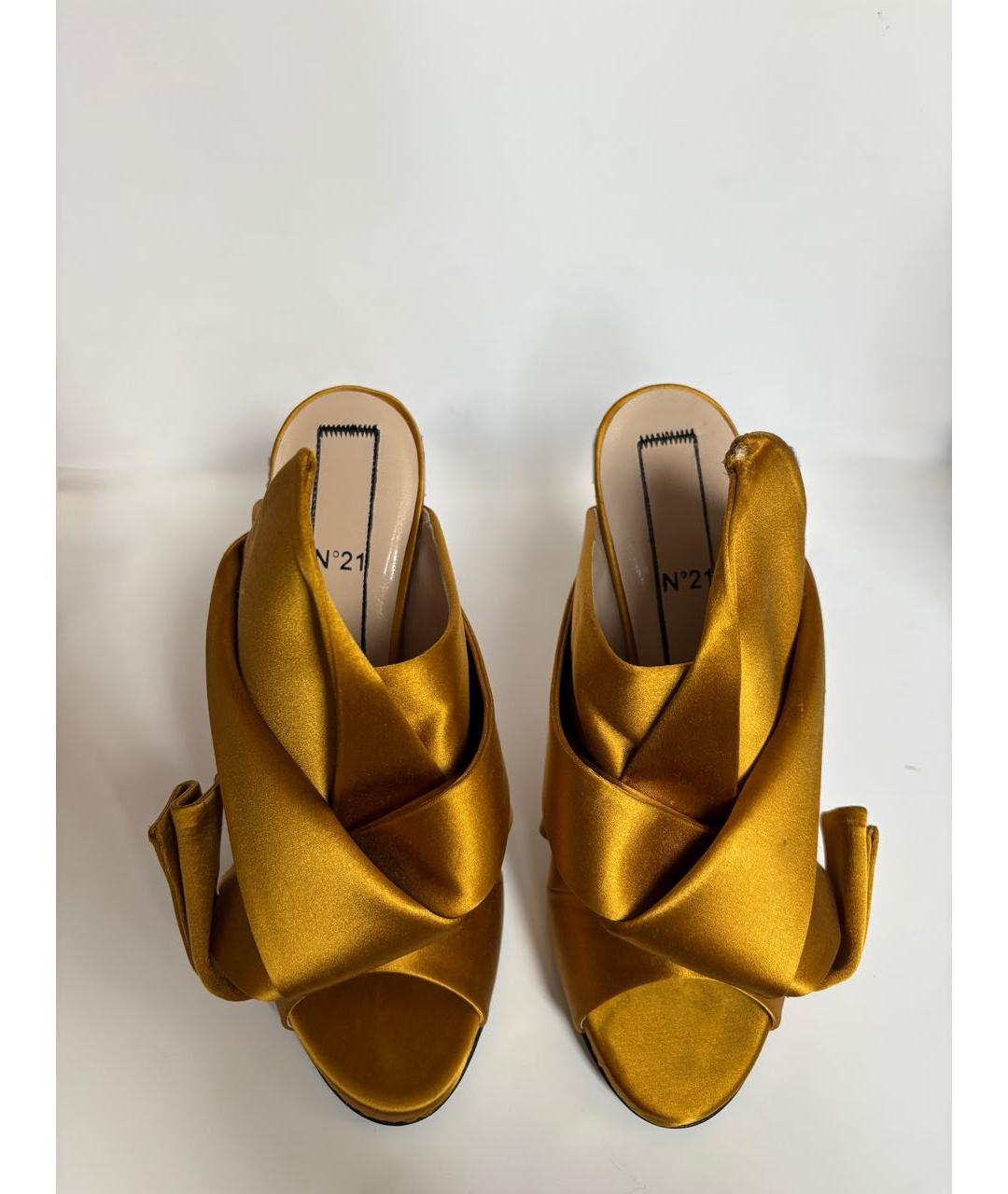 NO. 21 Горчичные текстильные босоножки, фото 2