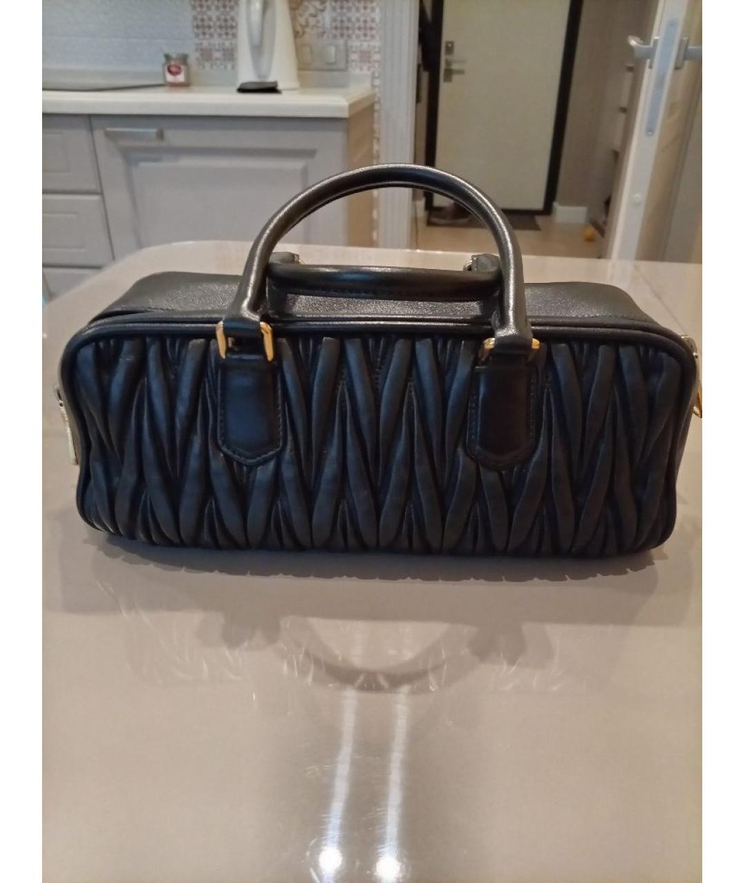 MIU MIU Черная кожаная сумка с короткими ручками, фото 3