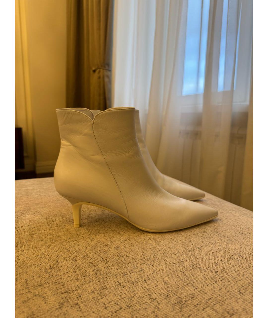 GIANVITO ROSSI Белые кожаные ботильоны, фото 9