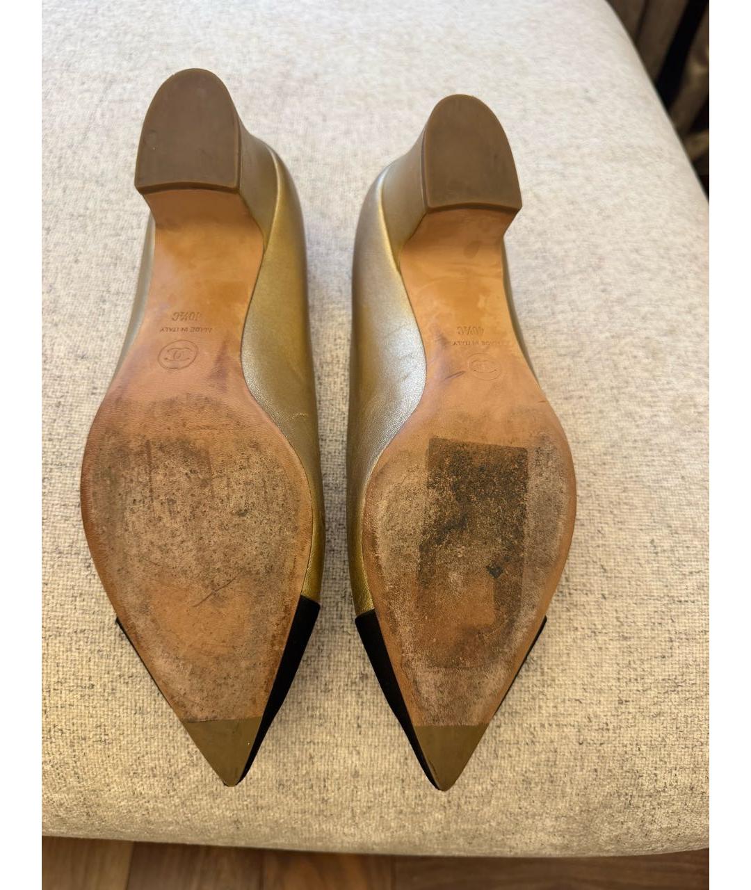 CHANEL Золотые кожаные туфли, фото 5
