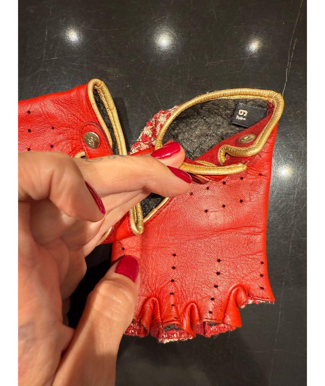CHANEL Красные кожаные митенки, фото 3