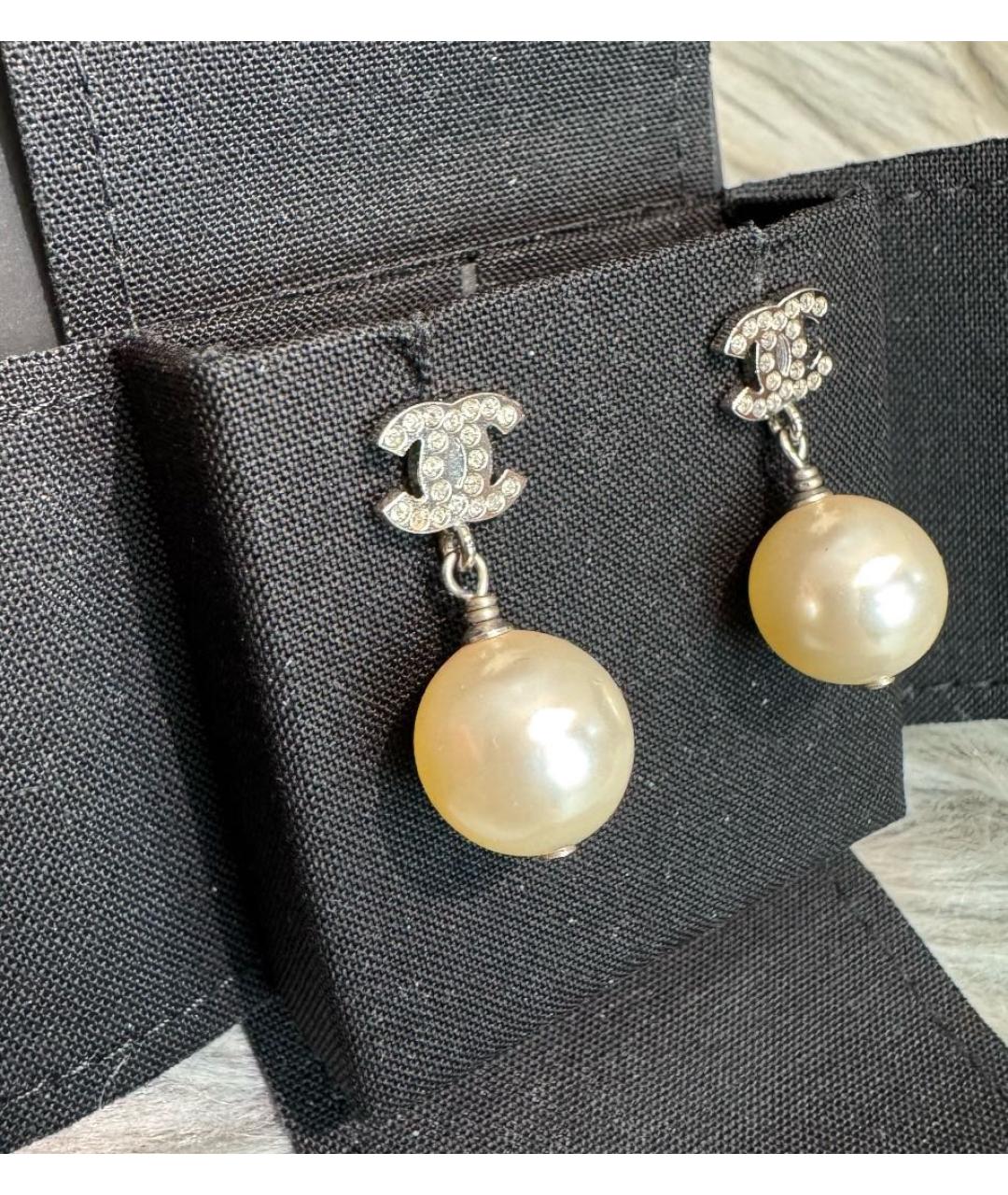 CHANEL Белые жемчужные серьги, фото 2