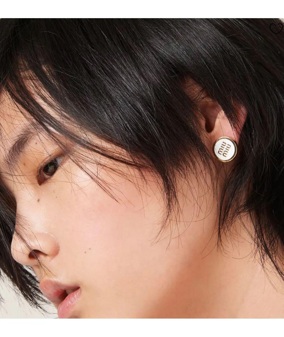 MIU MIU Белые металлические серьги, фото 4