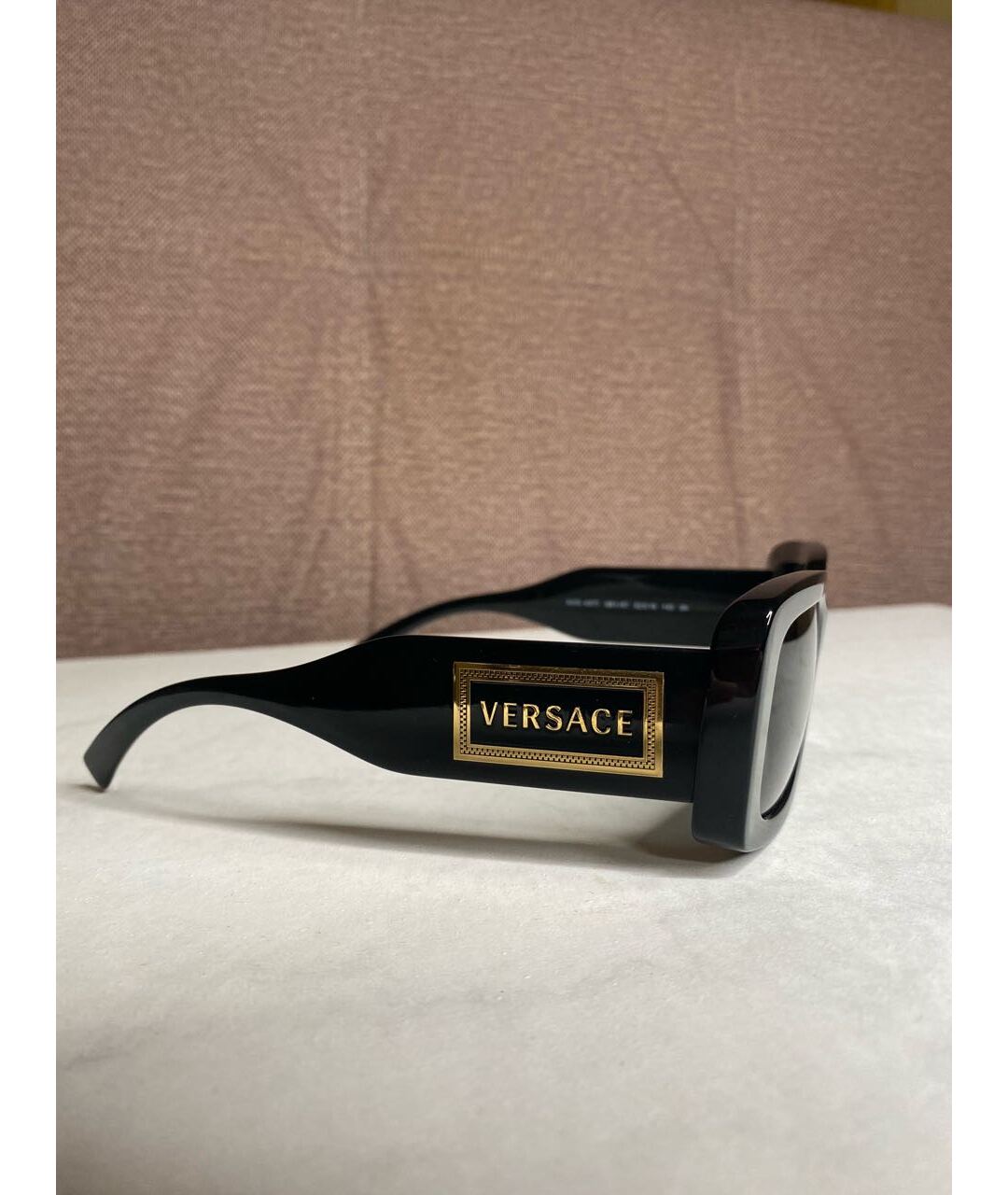 VERSACE Черные пластиковые солнцезащитные очки, фото 2