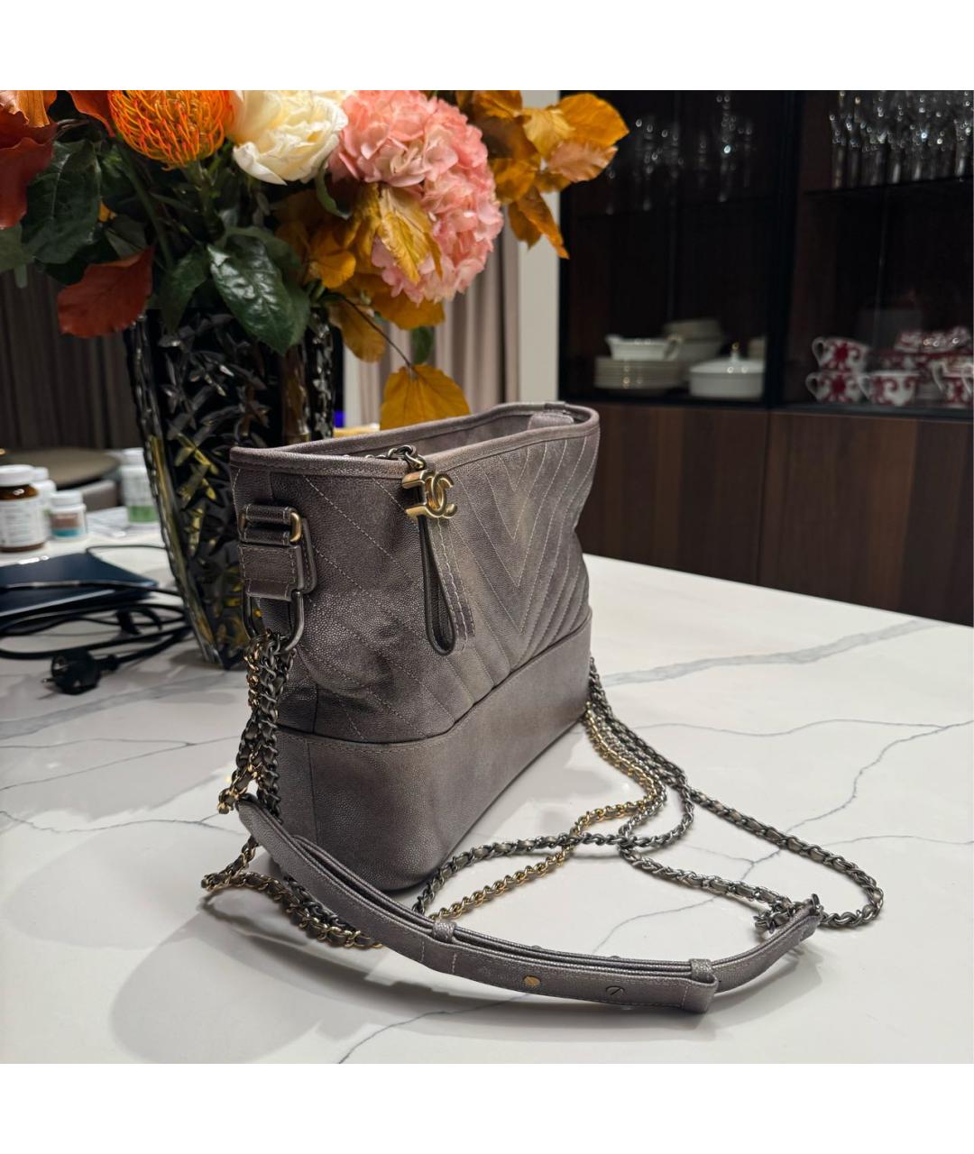 CHANEL Антрацитовая кожаная сумка через плечо, фото 2