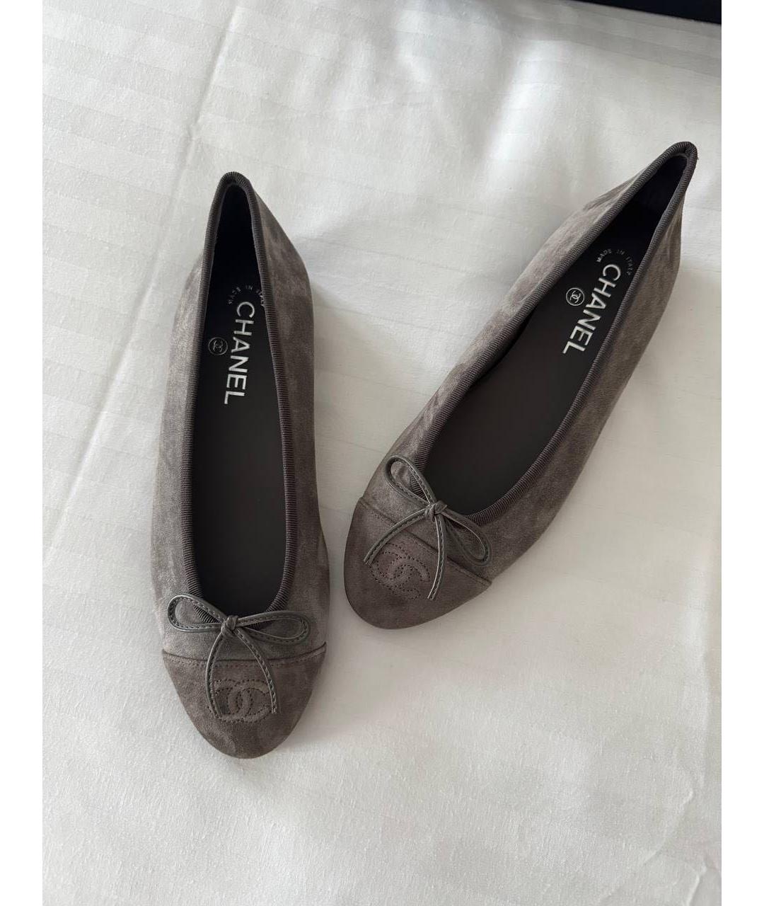 CHANEL Серые замшевые балетки, фото 3