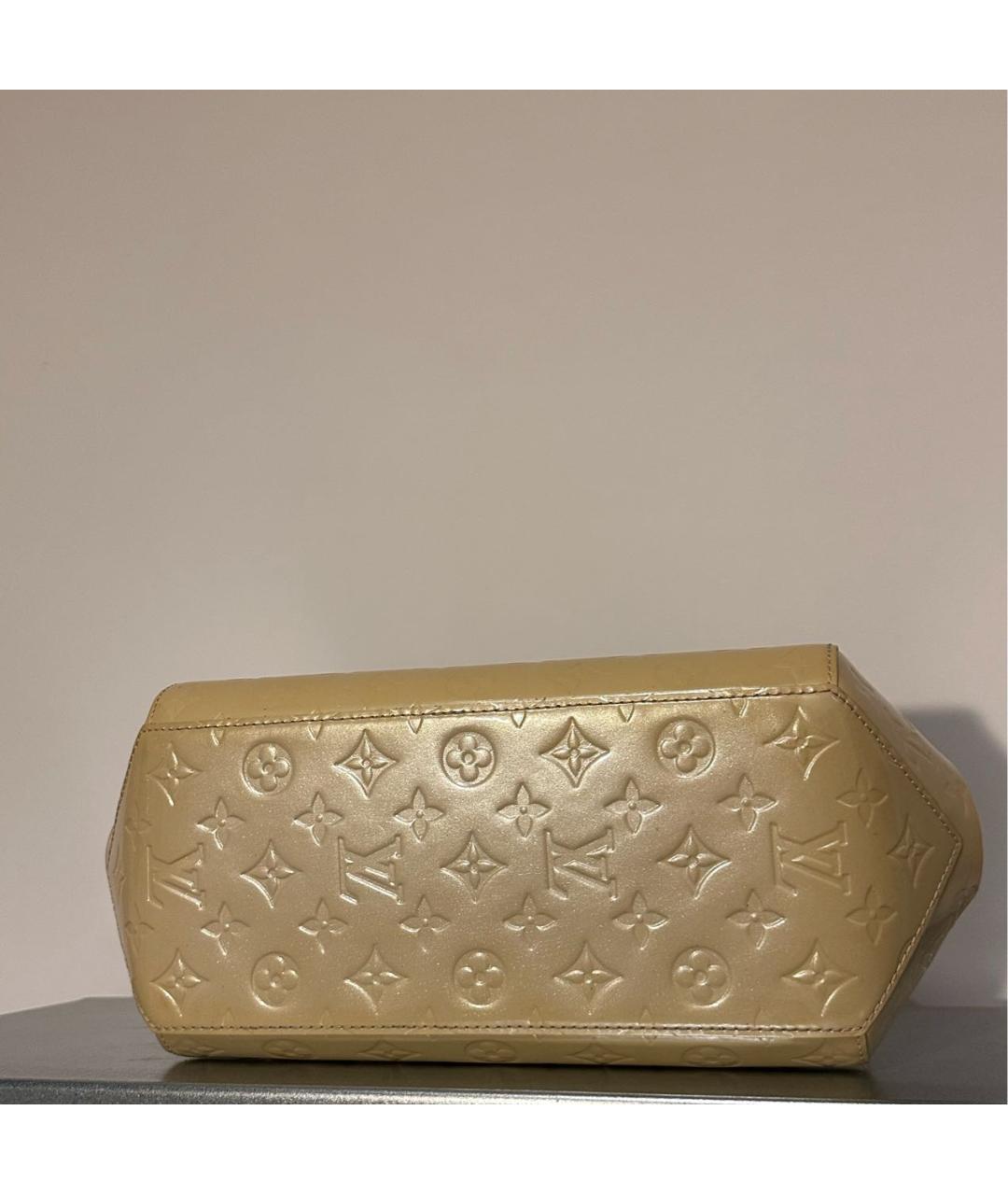 LOUIS VUITTON Бежевая сумка с короткими ручками из лакированной кожи, фото 6