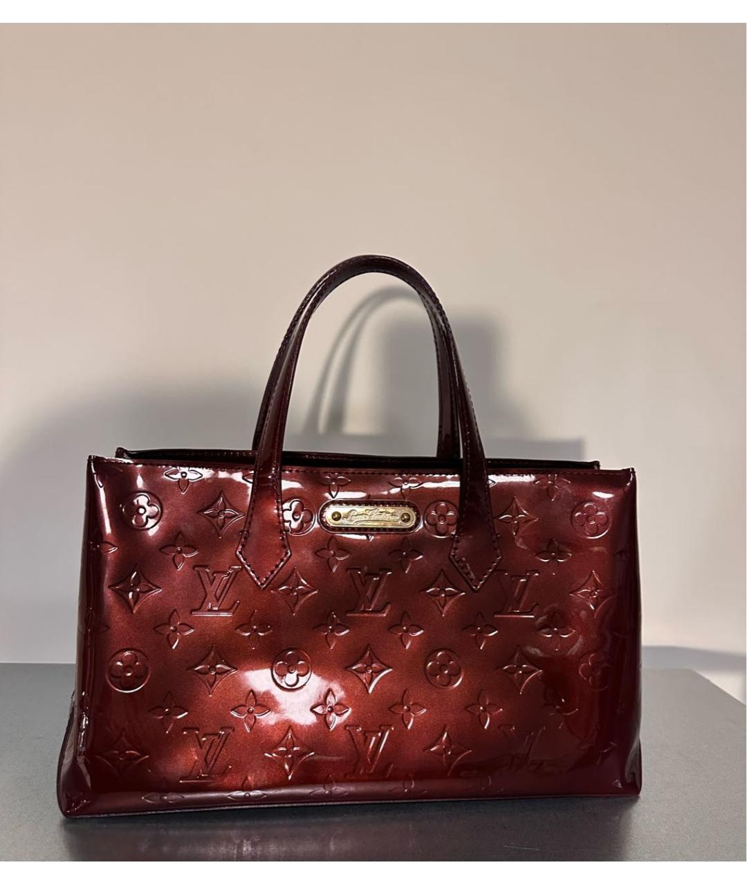 LOUIS VUITTON Бордовая сумка с короткими ручками из лакированной кожи, фото 3