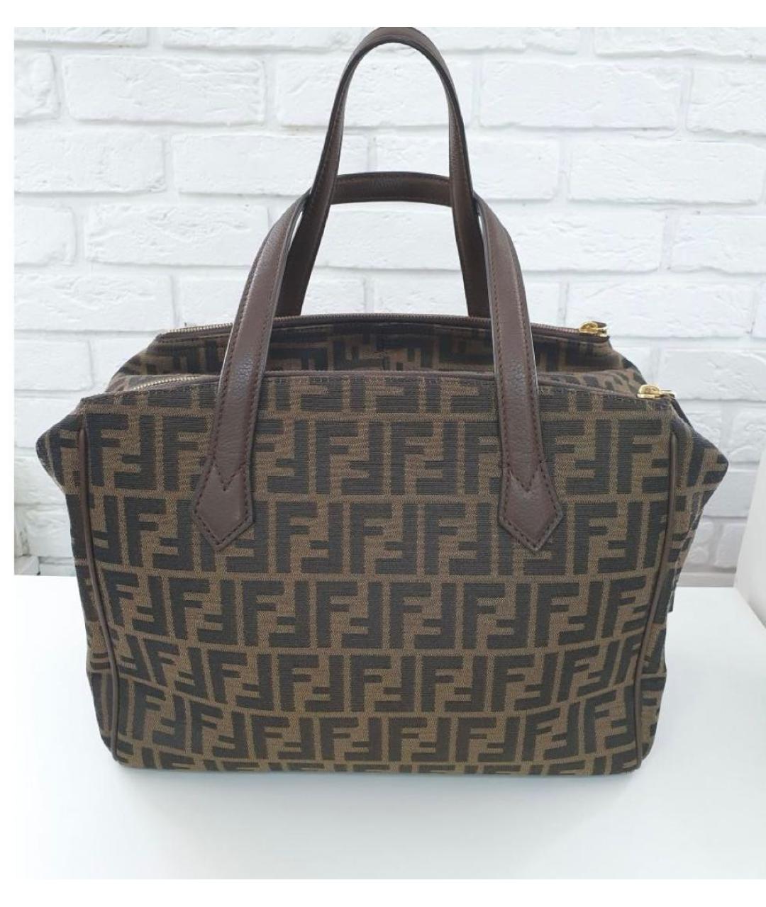 FENDI Коричневая тканевая сумка с короткими ручками, фото 2