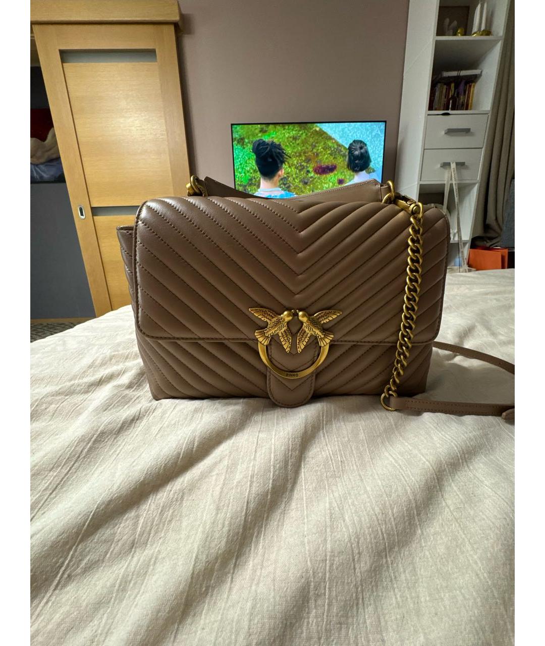 PINKO Бежевая кожаная сумка с короткими ручками, фото 9